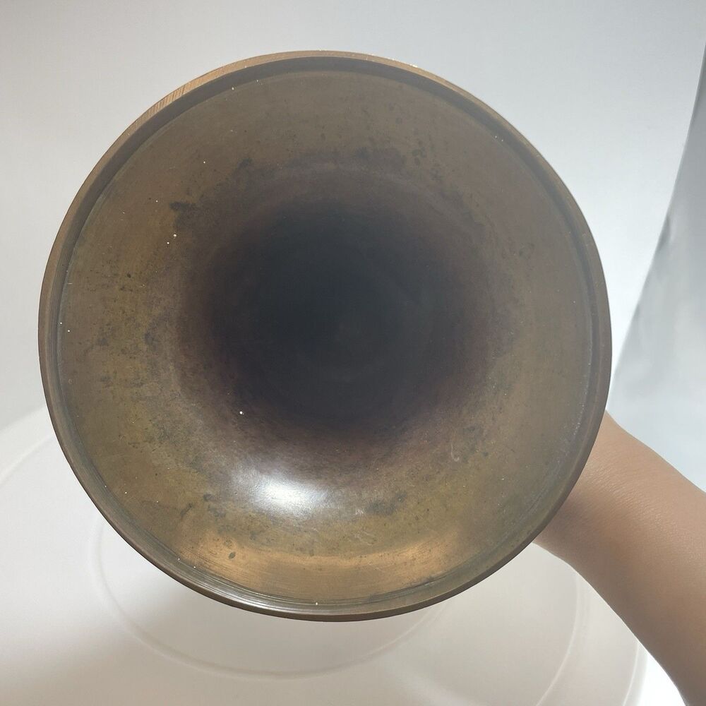 Vtg Indian Brass Trumpet Vase Hand Etched Champleve Enamel Red Black India 557 - Picture 7 of 10